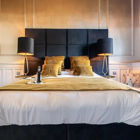 Castelsuites לינה וארוחת בוקר *