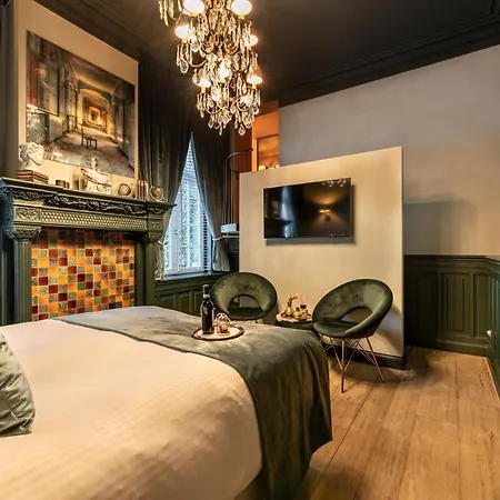 Castelsuites * ברוז'